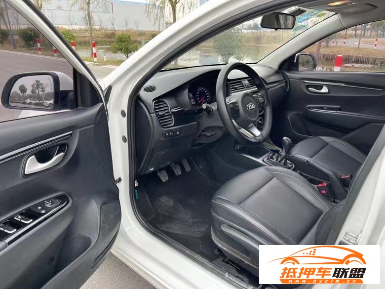 18年起亞K2轎車