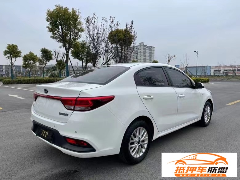 18年起亞K2轎車