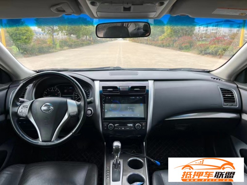 15年日產(chǎn)天籟轎車