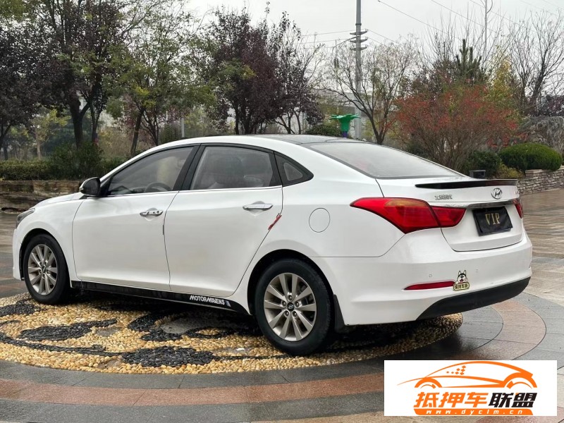15年現(xiàn)代名圖轎車(chē)