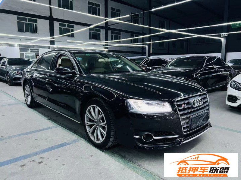 12年奧迪A8L轎車