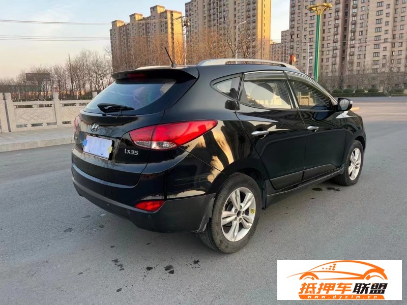 13年現(xiàn)代ix35轎車
