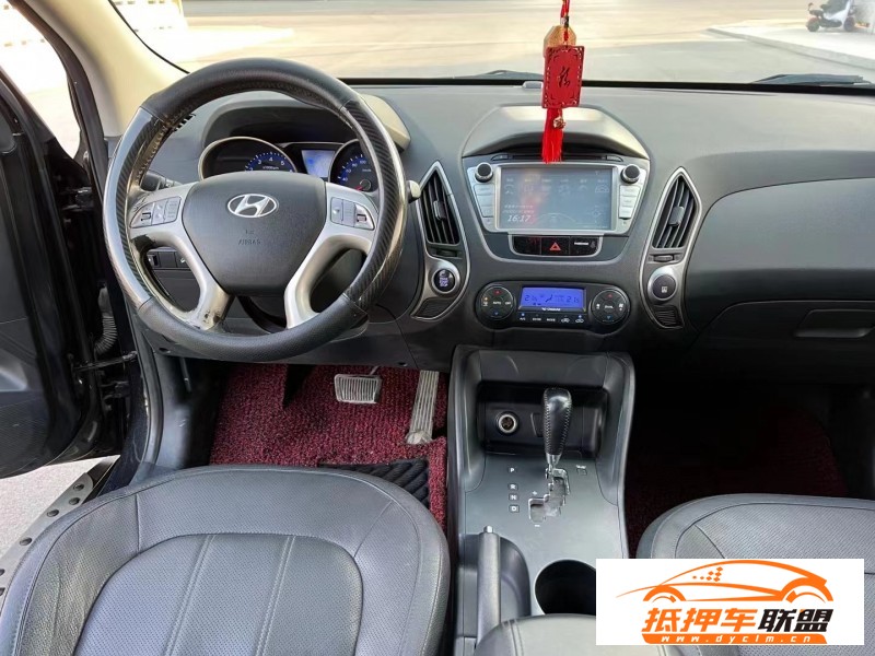 13年現(xiàn)代ix35轎車