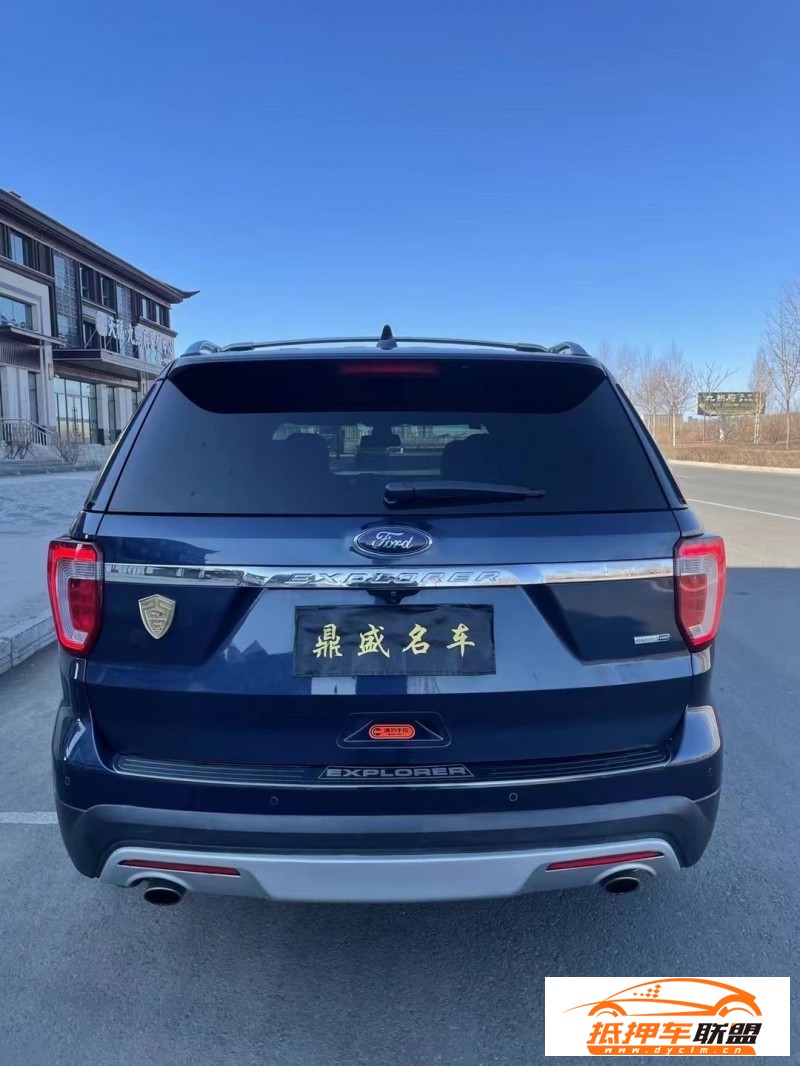  16年福特探險(xiǎn)者轎車 