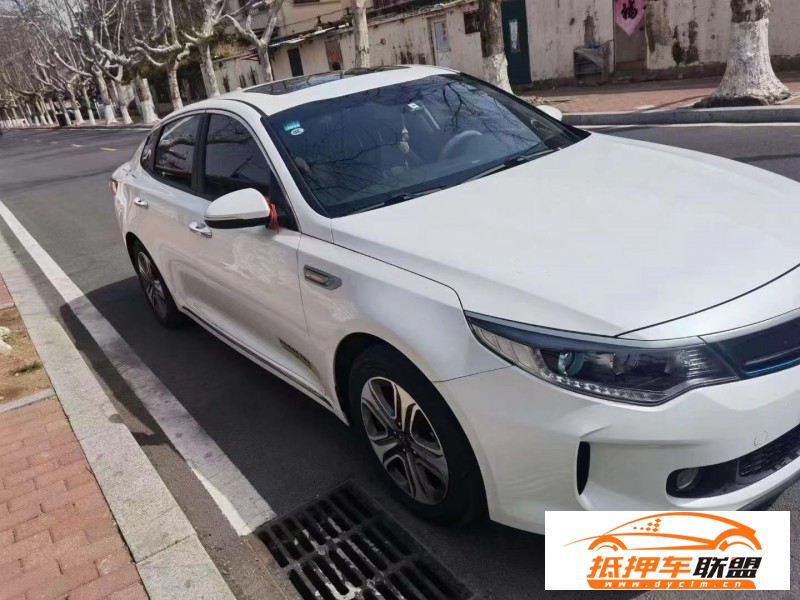  19年起亞K5轎車 