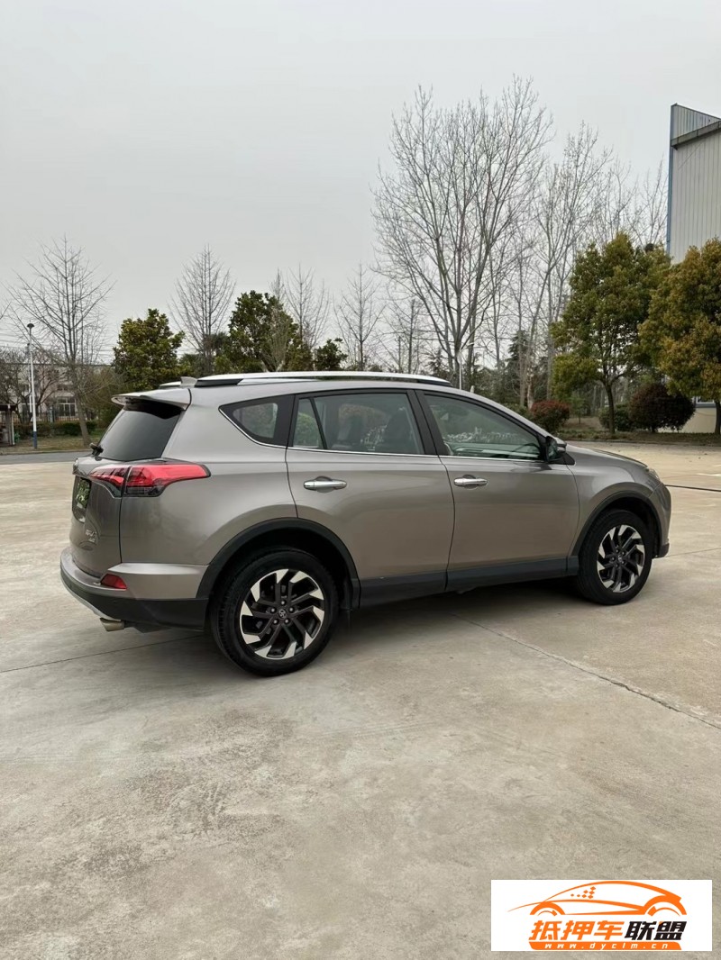  18年豐田RAV4榮放SUV 