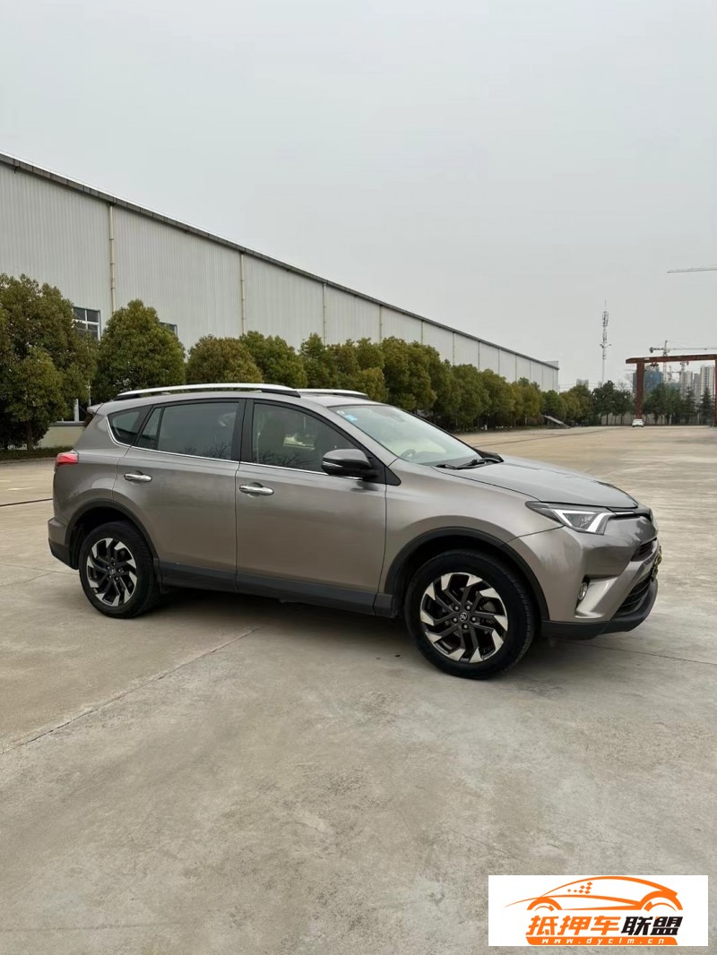  18年豐田RAV4榮放SUV 