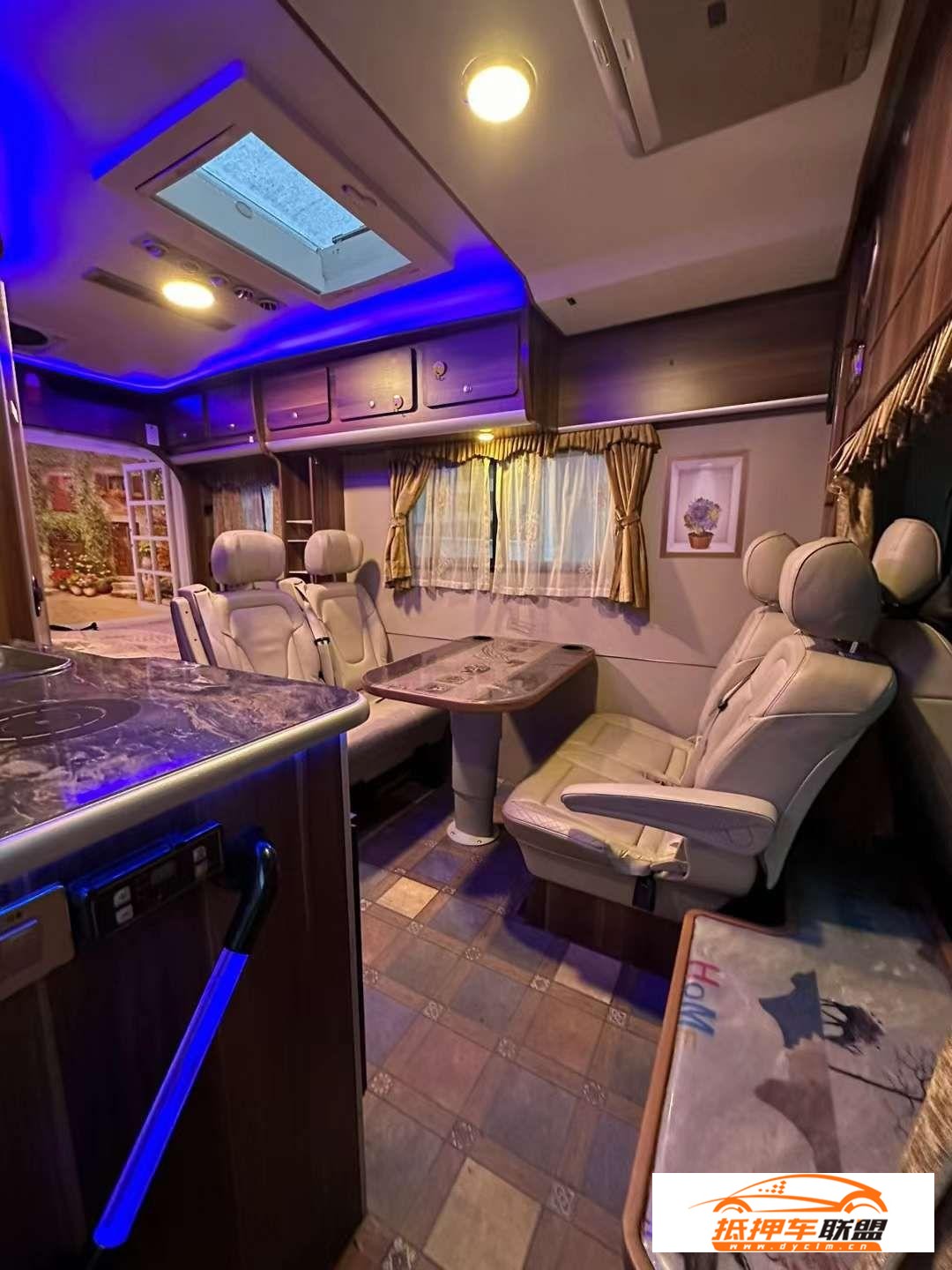 依維柯房車 2017款 依維柯 3.0T 6座 齊星牌 旅居車