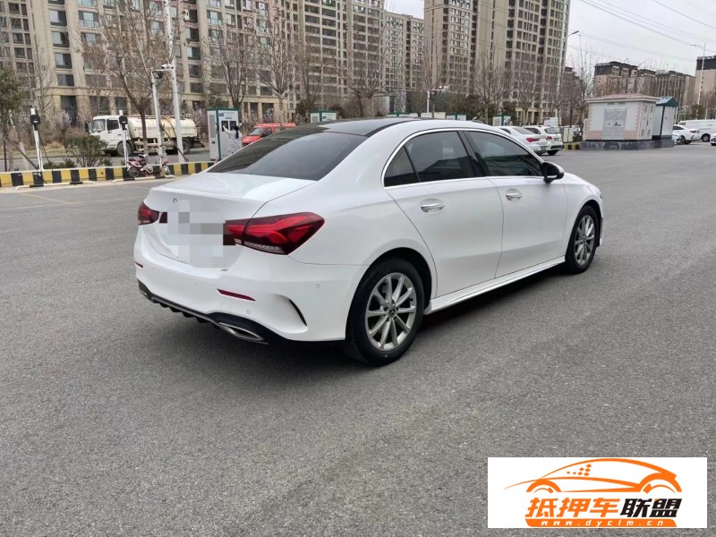  19年奔馳A轎車 