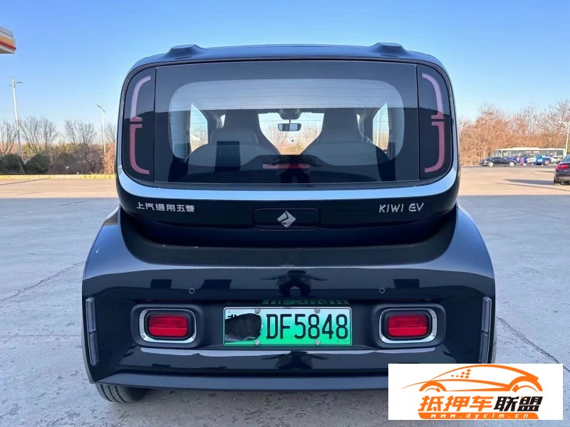  23年寶駿kiwi ev轎車 