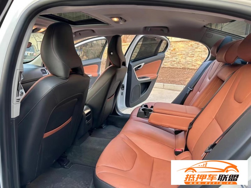  19年沃爾沃S60L轎車 