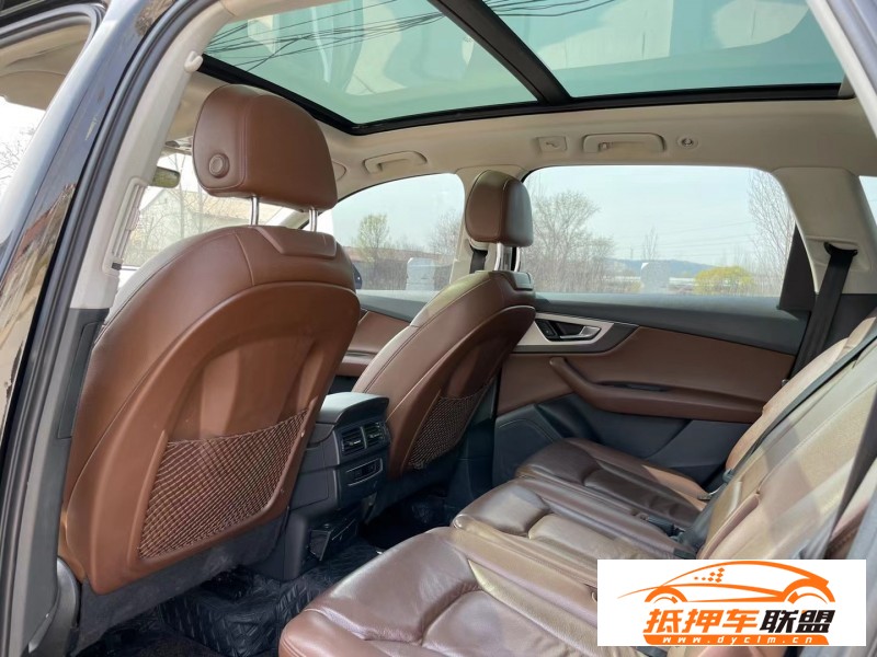  16年奧迪Q7轎車 