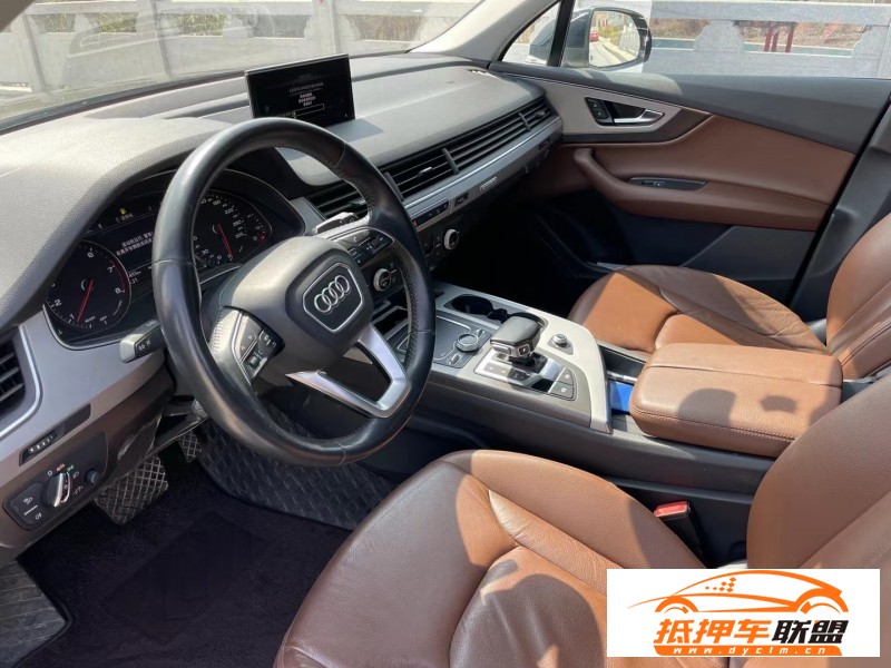  16年奧迪Q7轎車 