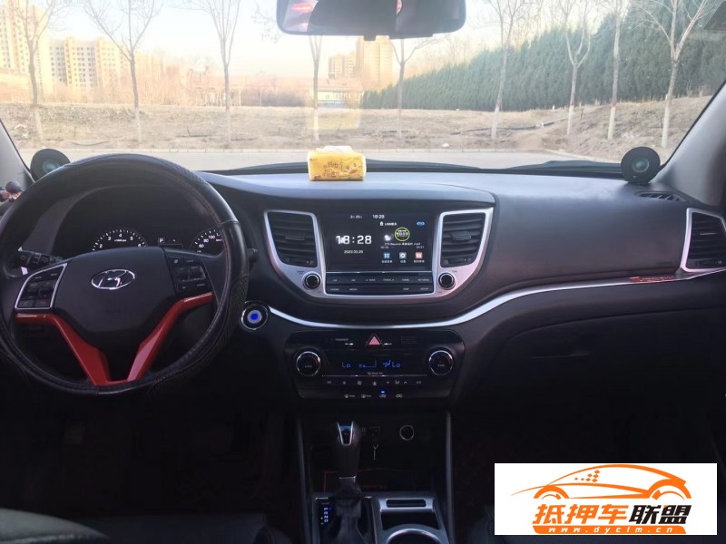  15年現(xiàn)代途勝SUV 