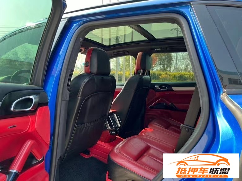  17年保時捷卡宴SUV 
