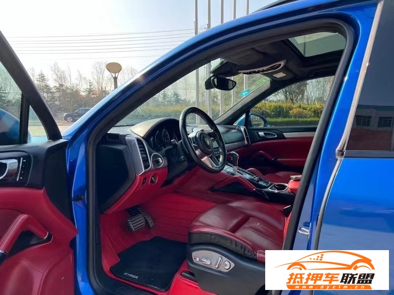  17年保時捷卡宴SUV 