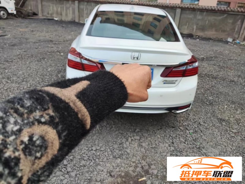  17年本田雅閣轎車 