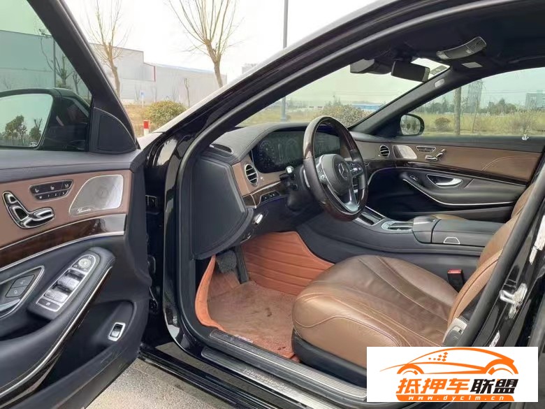  19年奔馳S轎車 