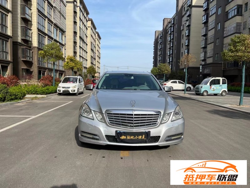  12年奔馳E轎車 