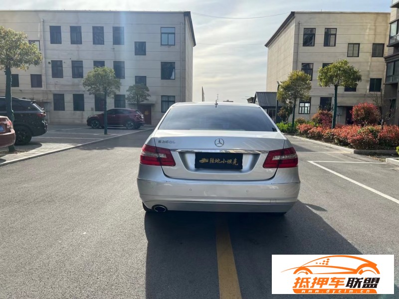  12年奔馳E轎車 