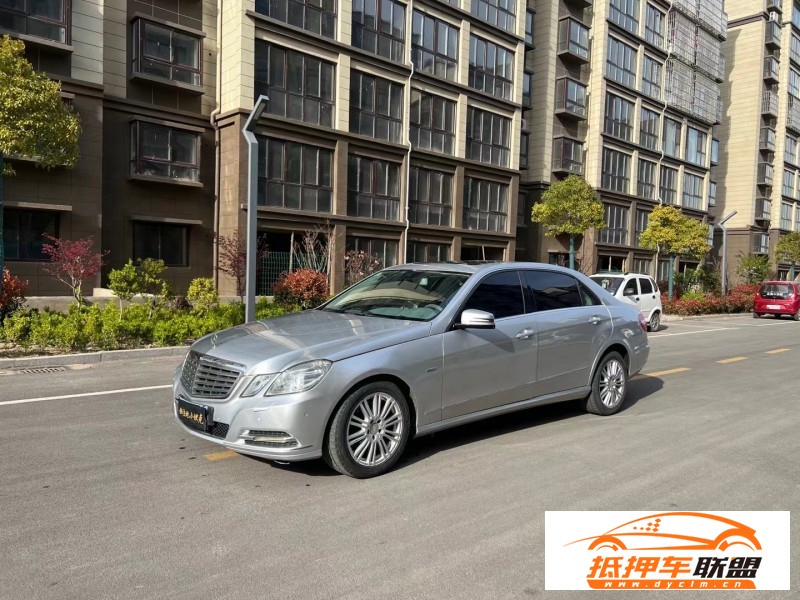  12年奔馳E轎車 