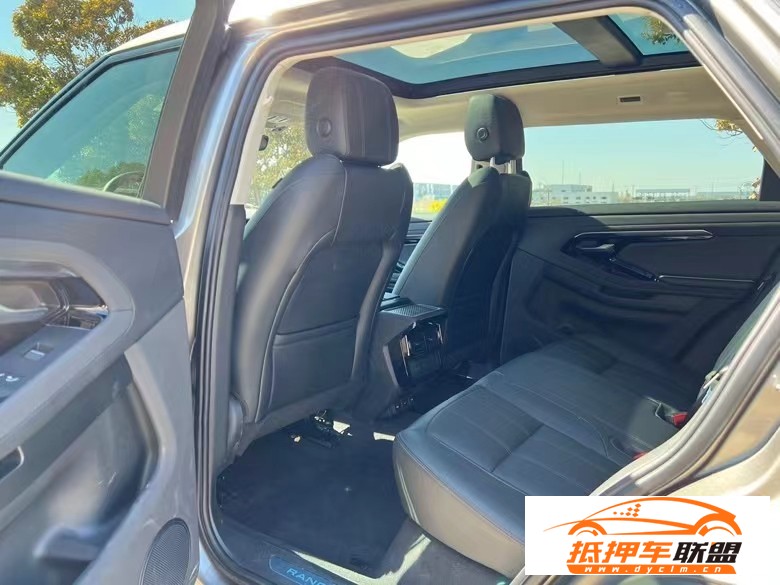  22年路虎攬勝極光SUV 