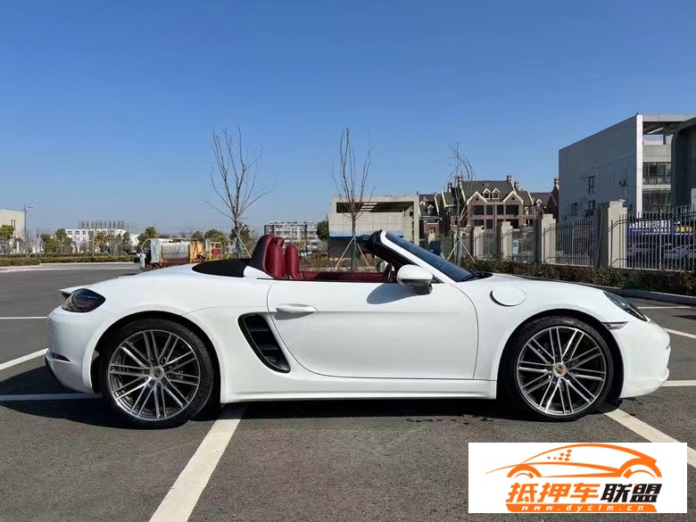  18年保時捷718轎車 