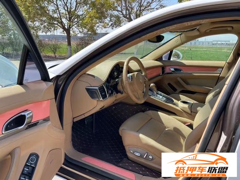  14年保時捷帕納梅拉轎車 