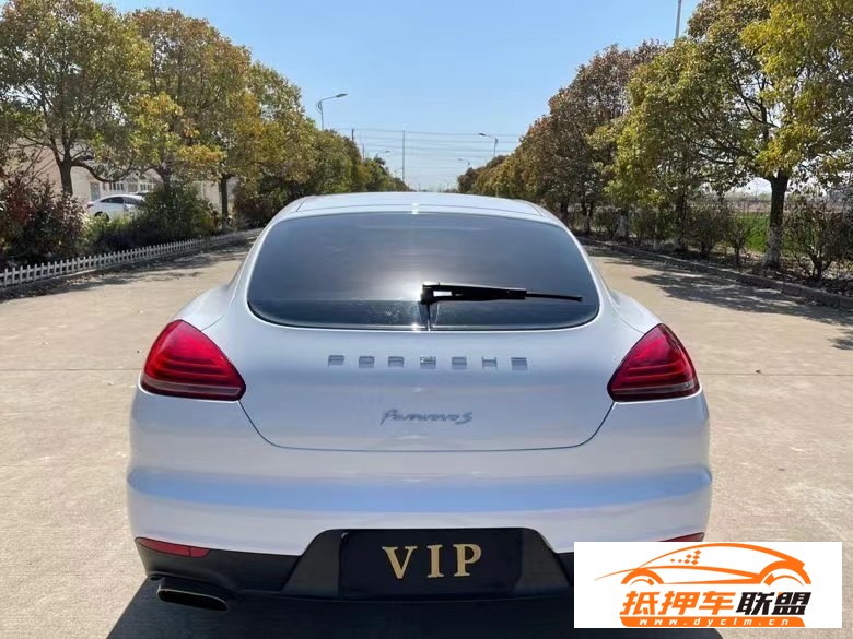  14年保時捷帕納梅拉轎車 