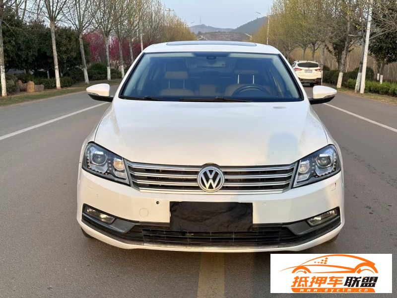  12年大眾邁騰轎車 