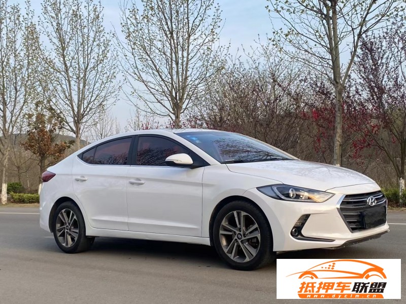  17年現(xiàn)代領(lǐng)動轎車 
