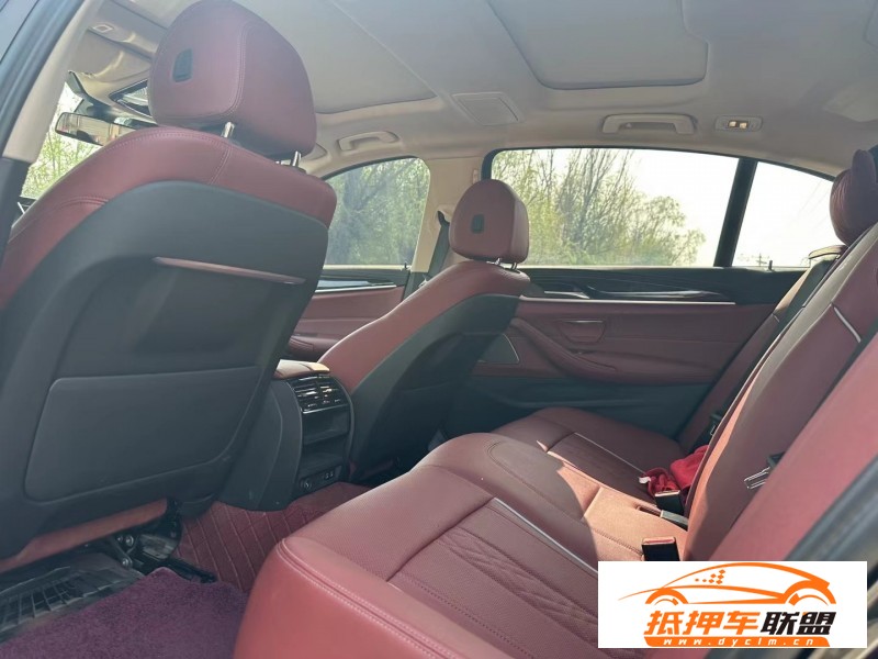  22年寶馬5系轎車 