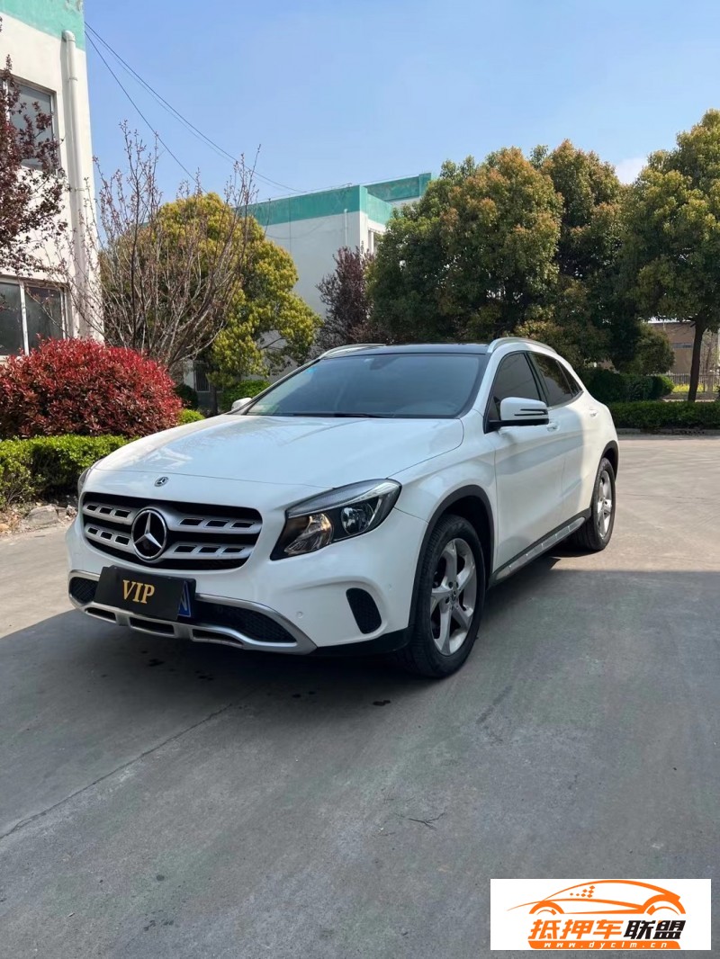  18年奔馳GLA轎車 