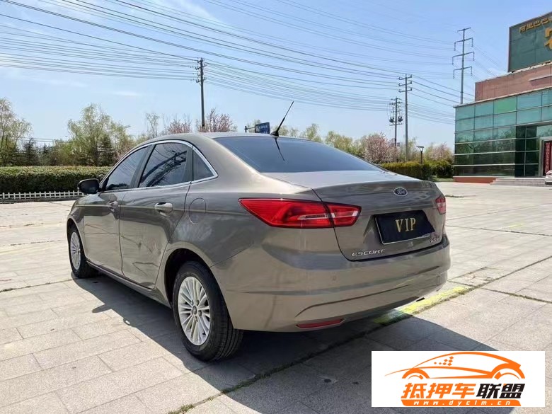  17年福特福睿斯轎車 
