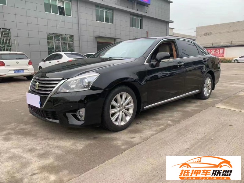  14年豐田皇冠轎車 
