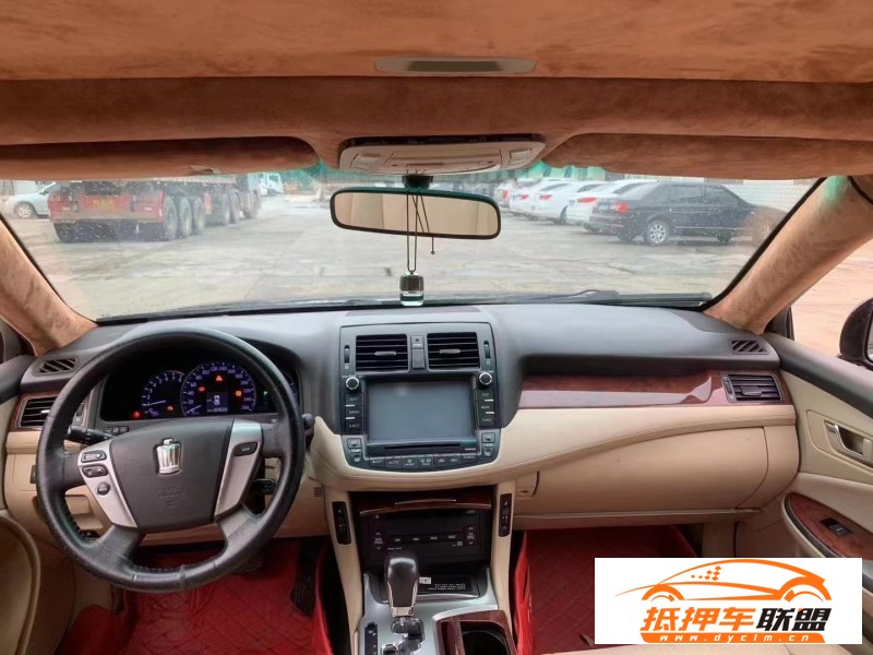  14年豐田皇冠轎車 