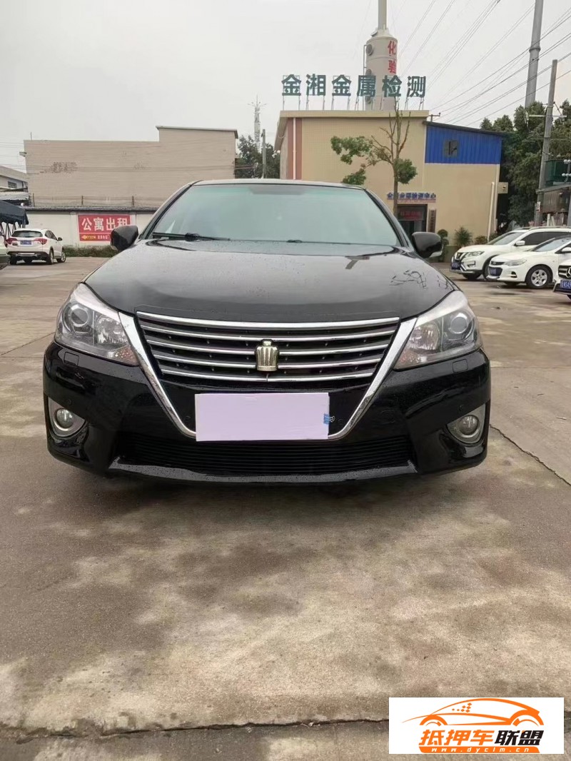  14年豐田皇冠轎車 