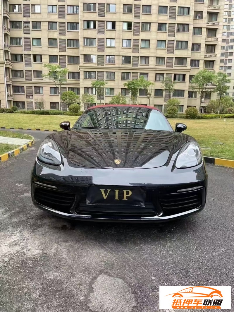  17年保時(shí)捷718轎車(chē) 