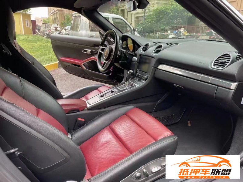 17年保時(shí)捷718轎車(chē) 