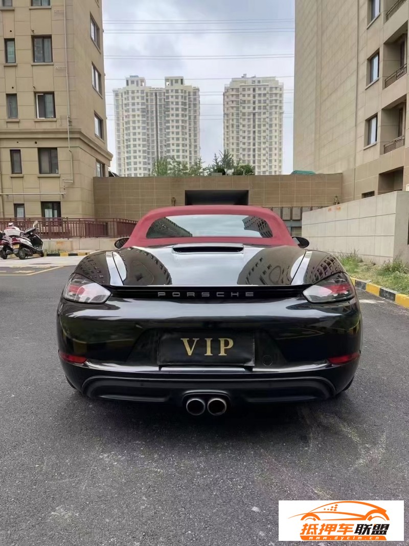  17年保時(shí)捷718轎車(chē) 