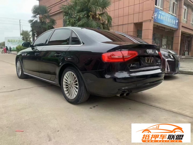  13年奧迪A4轎車 