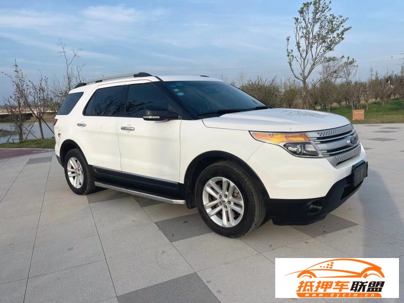  15年福特探險(xiǎn)者轎車 