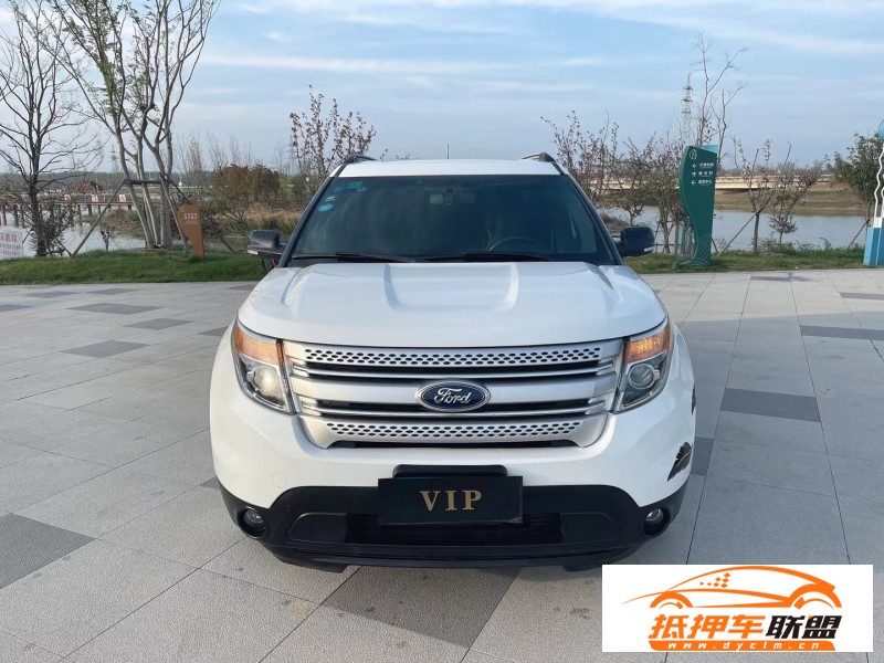  15年福特探險(xiǎn)者轎車 