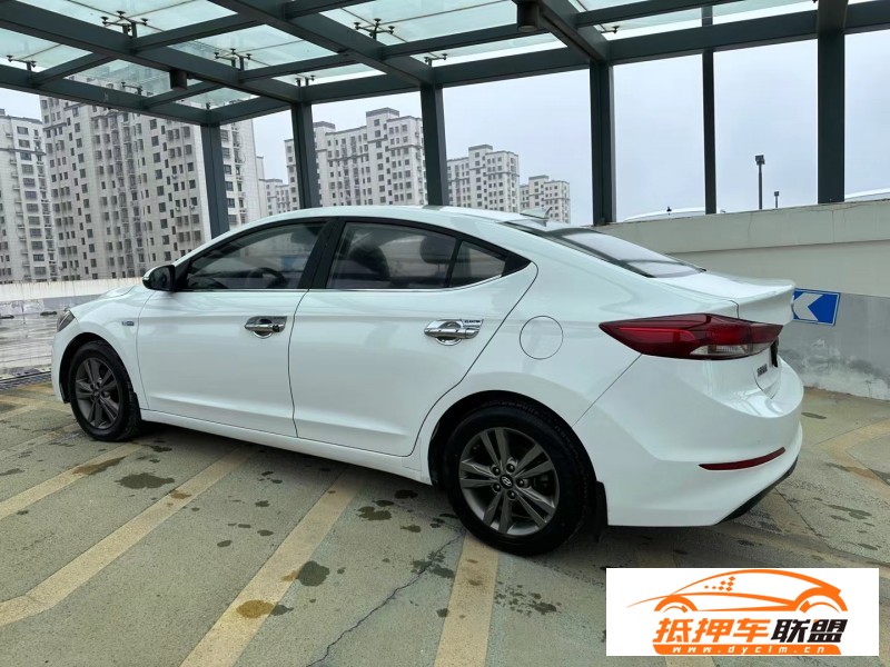  16年現(xiàn)代領(lǐng)動(dòng)轎車 
