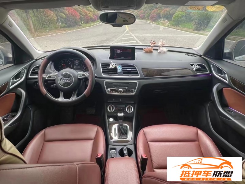  16年奧迪Q3轎車 