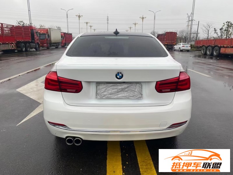  17年寶馬3系轎車 