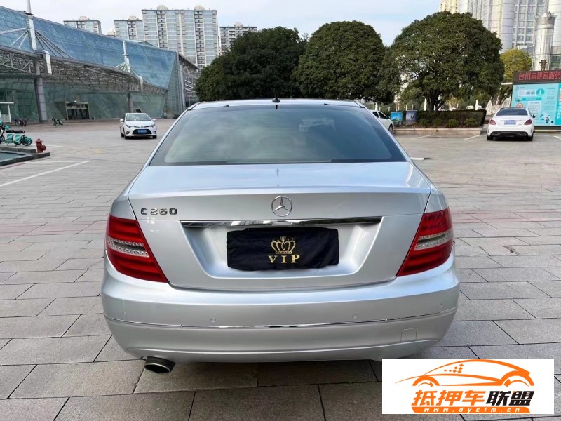  13年奔馳C轎車 