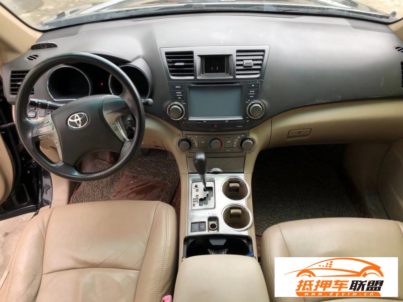  11年豐田漢蘭達(dá)轎車 