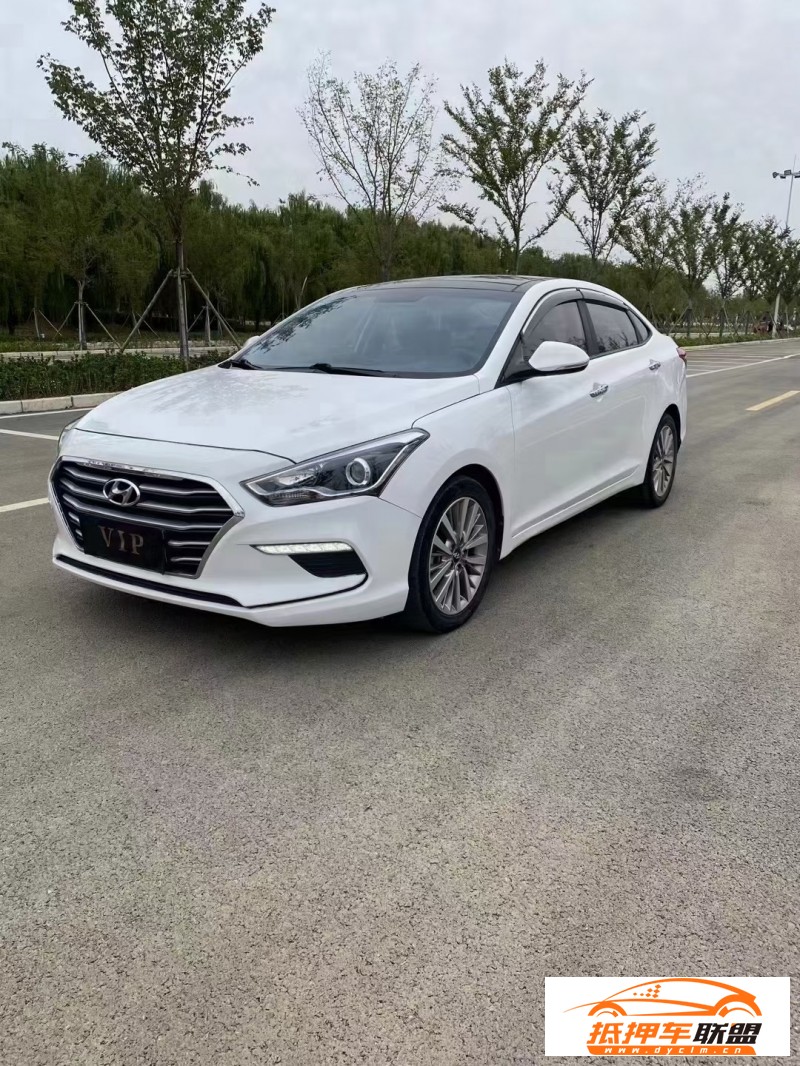  19年現(xiàn)代名圖轎車 