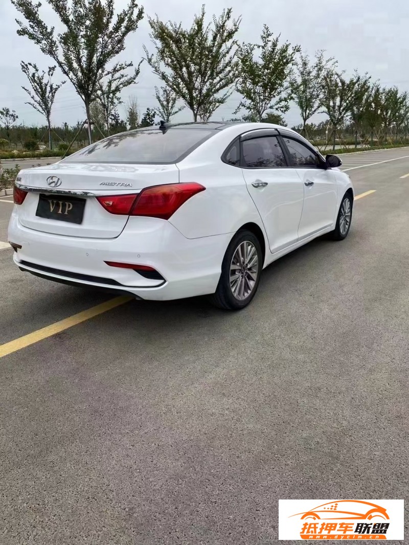  19年現(xiàn)代名圖轎車 